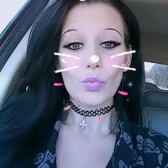 Meet your Posher, Chelsea - Picture 2 of 4